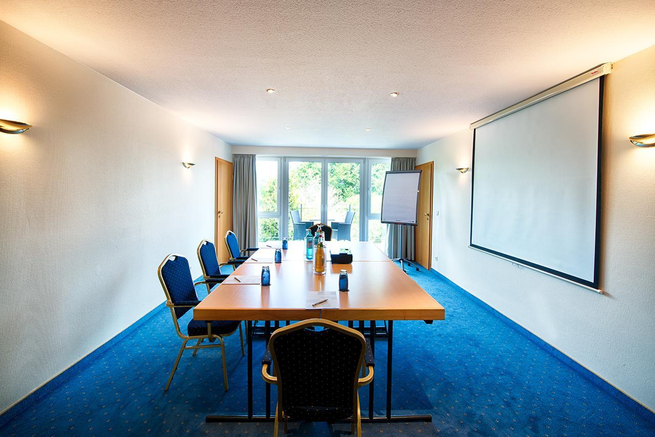 Achat Hotel บาดเดือร์คไฮม์ ภายนอก รูปภาพ